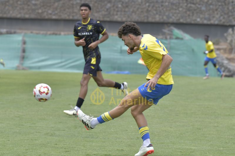 Las fotos del partido Las Palmas Atlético vs Norwich City