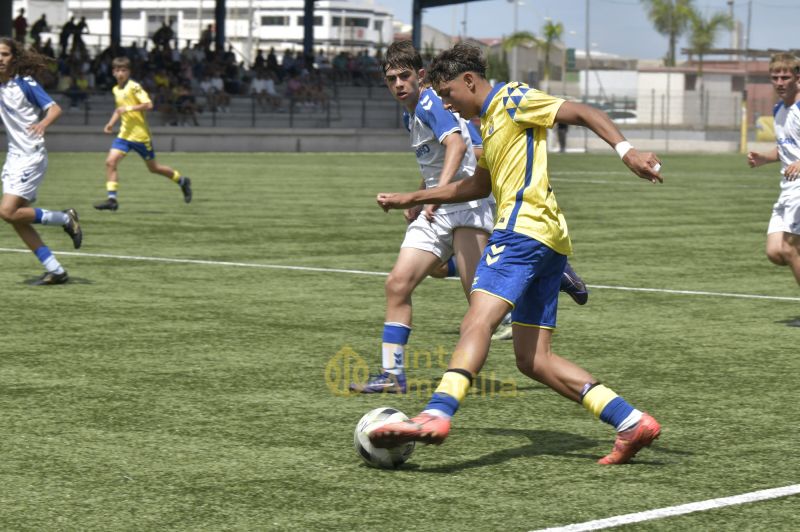 Fotos: El cadete de la UD golea al Fundación del Tenerife (4-1)