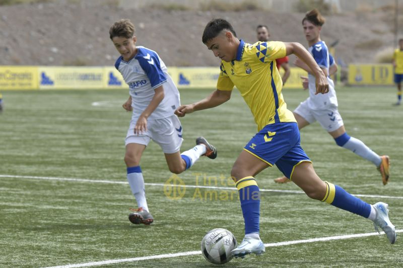 Fotos: El cadete de la UD golea al Fundación del Tenerife (4-1)