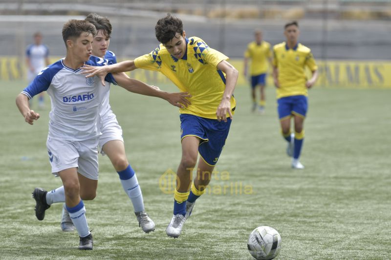 Fotos: El cadete de la UD golea al Fundación del Tenerife (4-1)