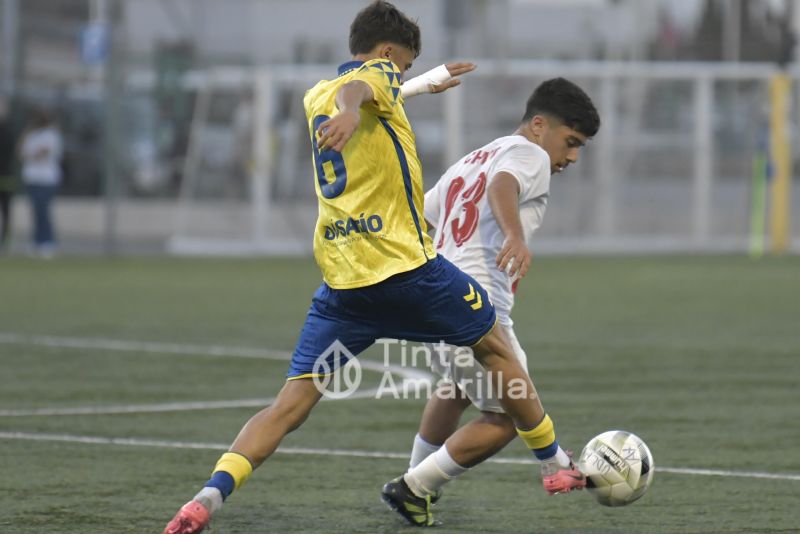 Fotos: Cuarto triunfo del juvenil C de la UD Las Palmas