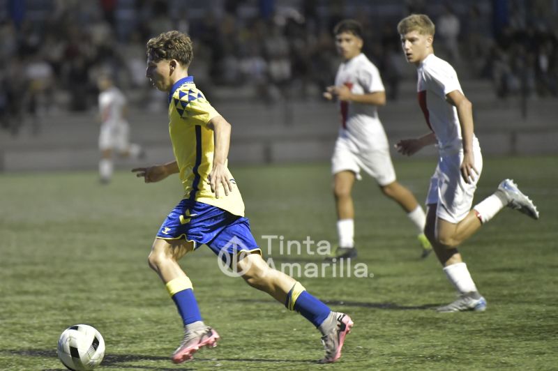 Fotos: Cuarto triunfo del juvenil C de la UD Las Palmas