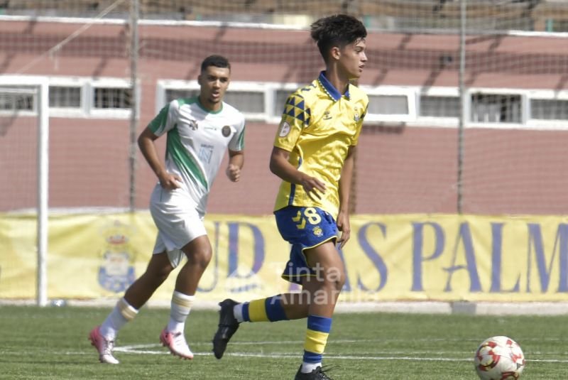 4-0: Laboriosa goleada de la UD para aferrarse al liderato juvenil