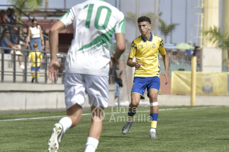 4-0: Laboriosa goleada de la UD para aferrarse al liderato juvenil