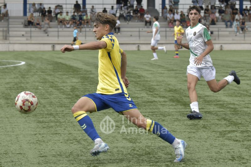 4-0: Laboriosa goleada de la UD para aferrarse al liderato juvenil