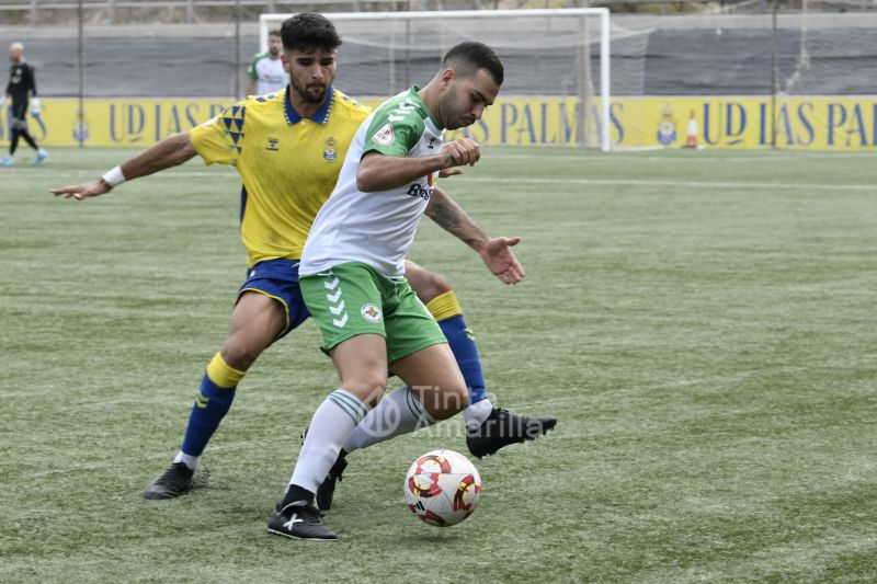 0-0: El Villa llena de cerrojos el Anexo y frena al filial