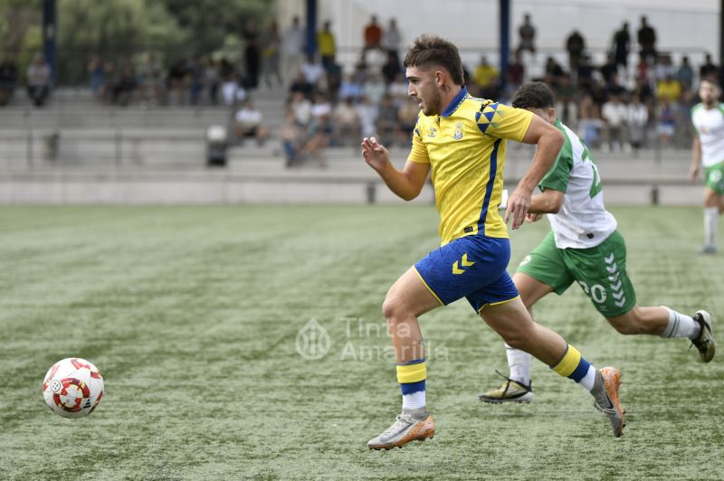 0-0: El Villa llena de cerrojos el Anexo y frena al filial