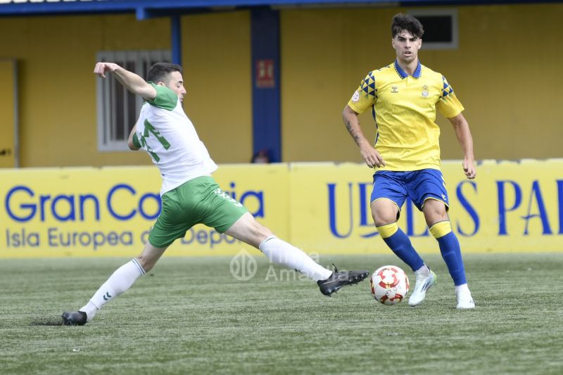 0-0: El Villa llena de cerrojos el Anexo y frena al filial