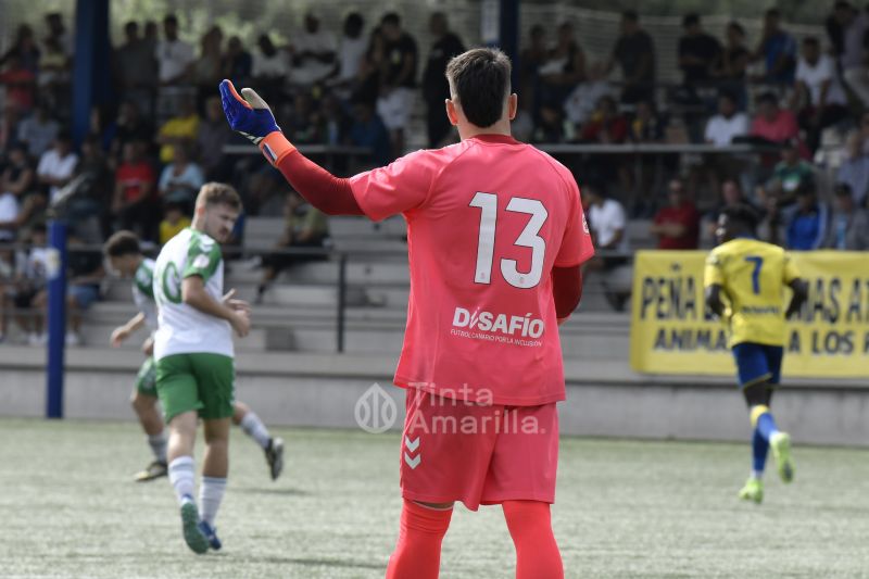 0-0: El Villa llena de cerrojos el Anexo y frena al filial