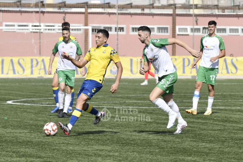 0-0: El Villa llena de cerrojos el Anexo y frena al filial