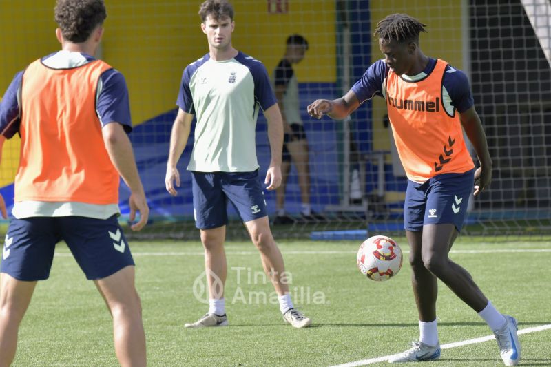 Fotos: El filial se prepara en espera de Andy Villar