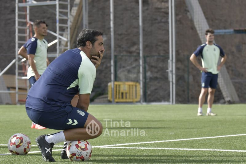 Fotos: El filial se prepara en espera de Andy Villar