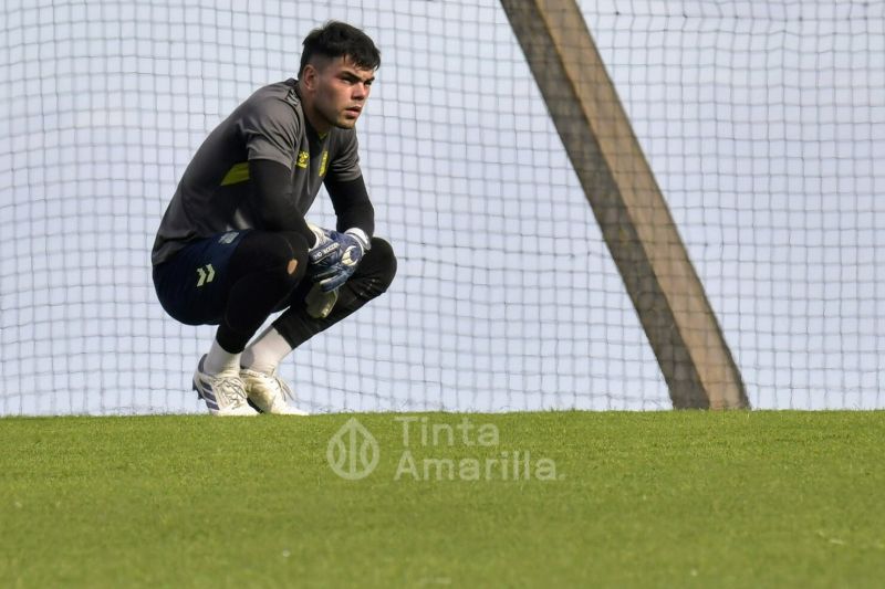 Fotos: El refuerzo atacante del filial se prepara para el debut