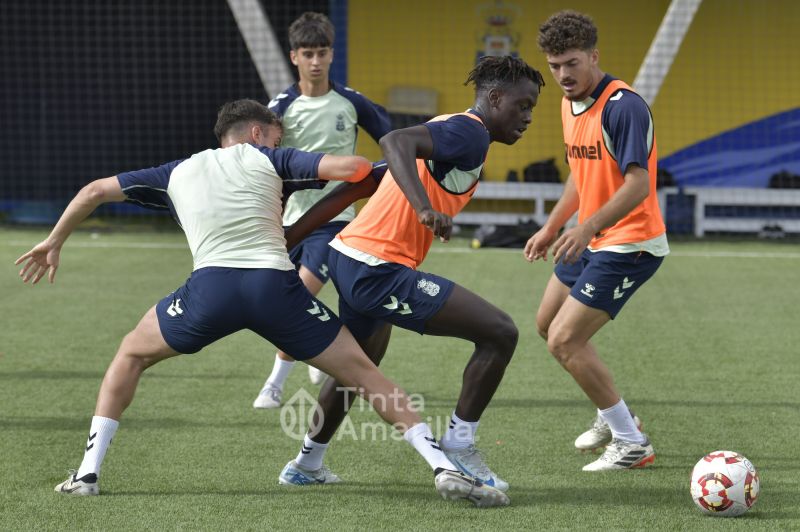 Fotos: El filial se prepara en espera de Andy Villar