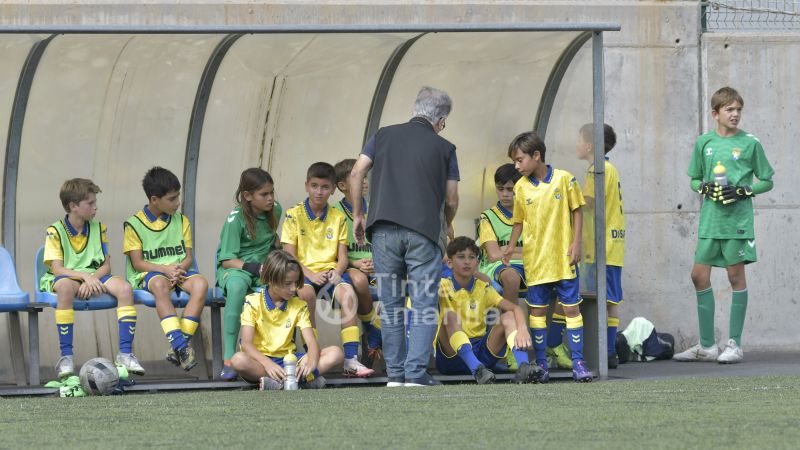 Fotos: El alevín de la UD recibe al Puertos