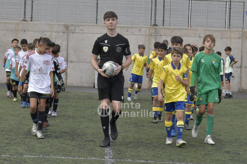 Fotos: El alevín de la UD recibe al Puertos