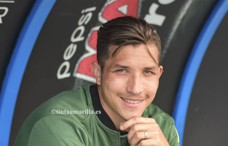 Erik Expósito sueña en 2024 con el título de Liga y acabar como pichichi polaco