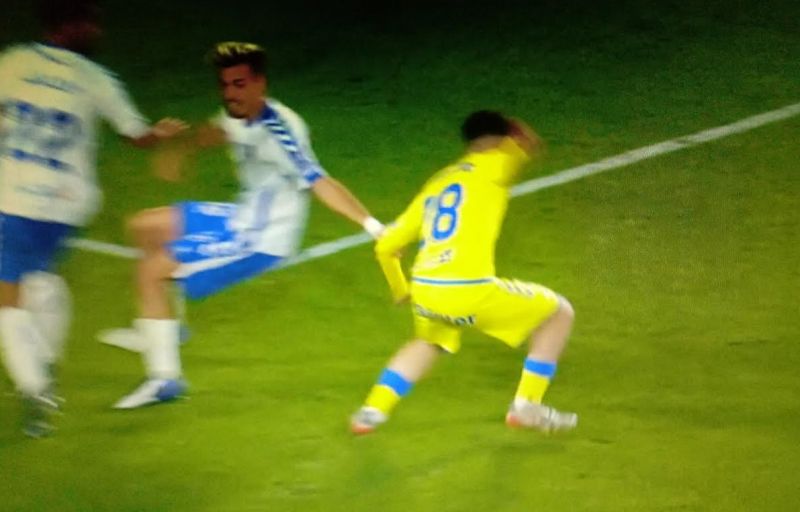 El gran gol de Kirian apagó la polémica del agarrón a Moleiro