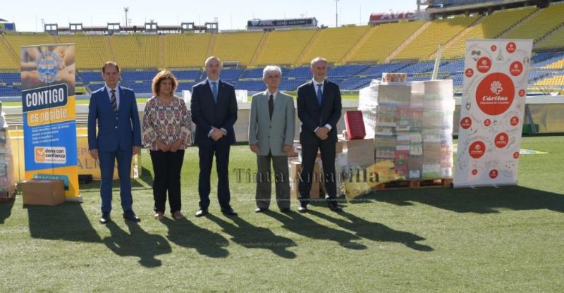 La UD hizo entrega de sus juguetes y alimentos solidarios