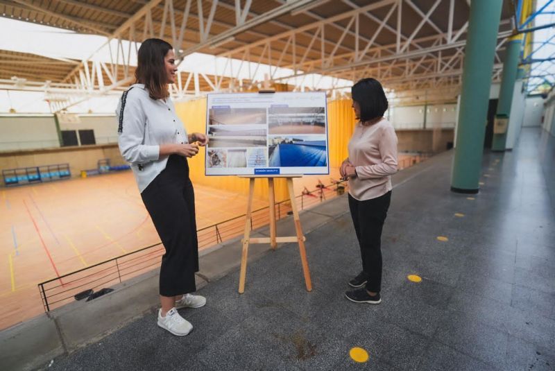 El pabellón Juan Beltrán Sierra cambia superficie, cubierta y marcador