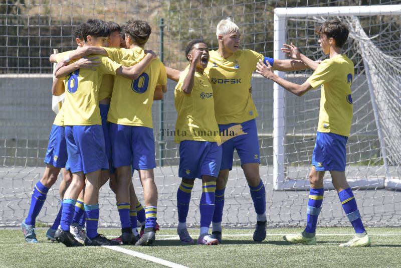 El cadete de la UD Las Palmas mantiene la distancia con el CD Tenerife