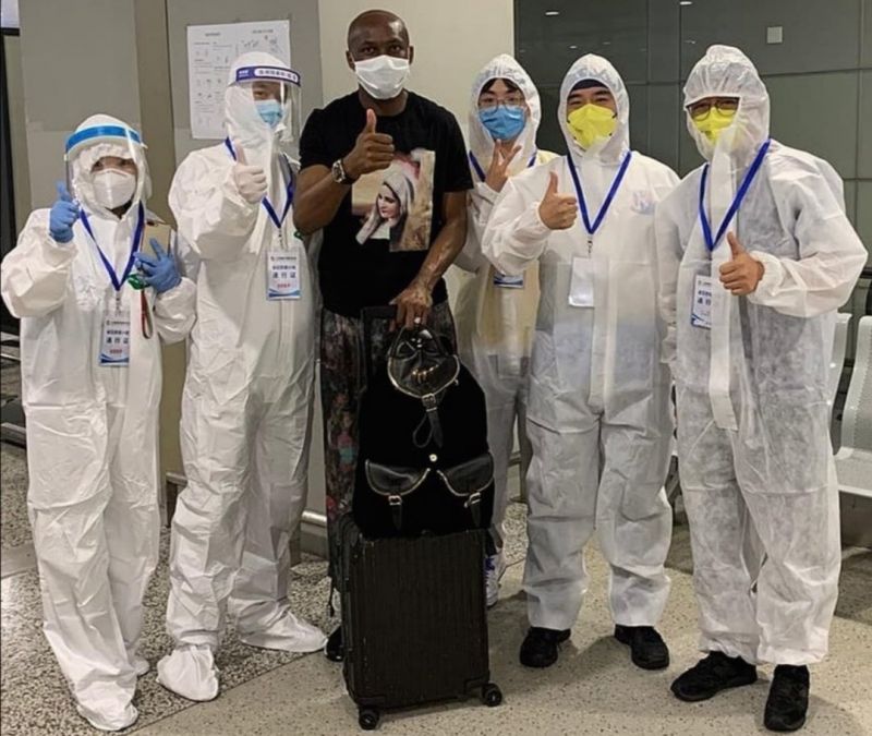 Así reciben en China a los refuerzos extranjeros