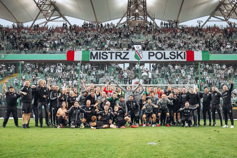 Pekhart y la celebración multitudinaria del Legia
