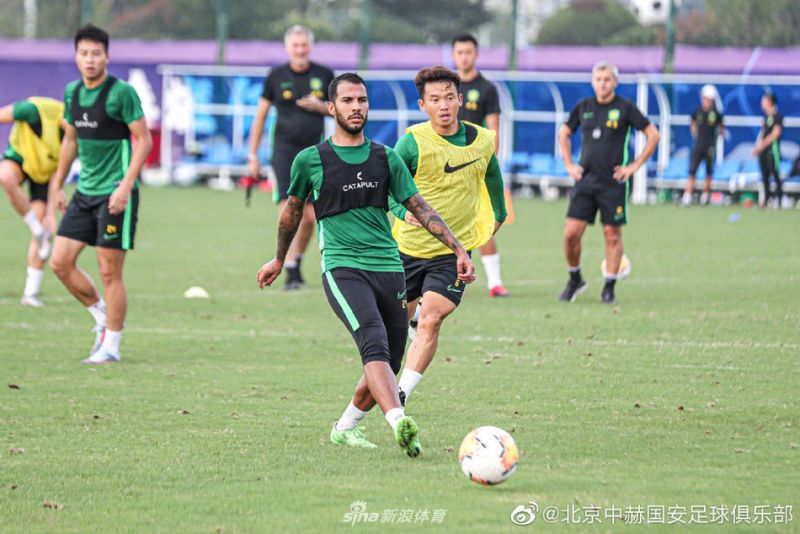 Viera y 1870 personas de la Superliga, controladas