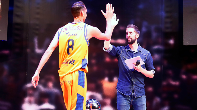 Eriksson admite que al Gran Canaria le espera "un año muy duro"