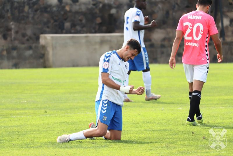 El Tenerife B arrebata el segundo puesto al Arucas