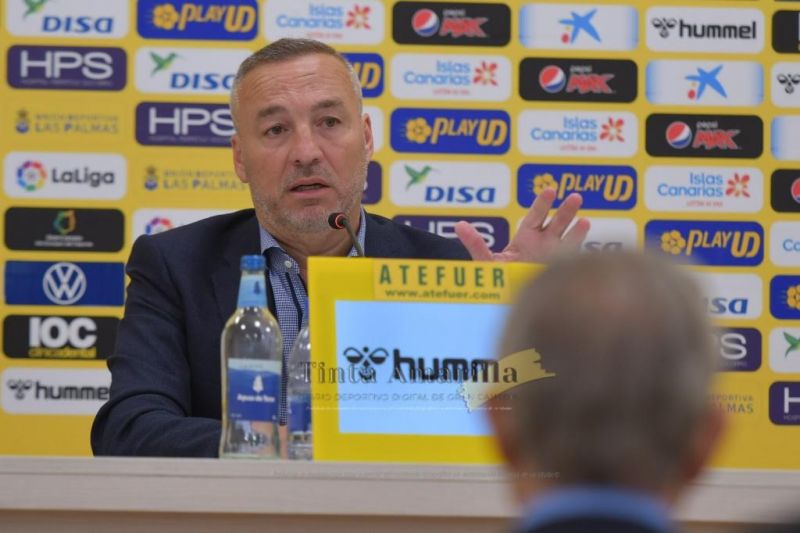 El presidente anuncia el ascenso al primer equipo de David Vicente, Joel y Elejalde