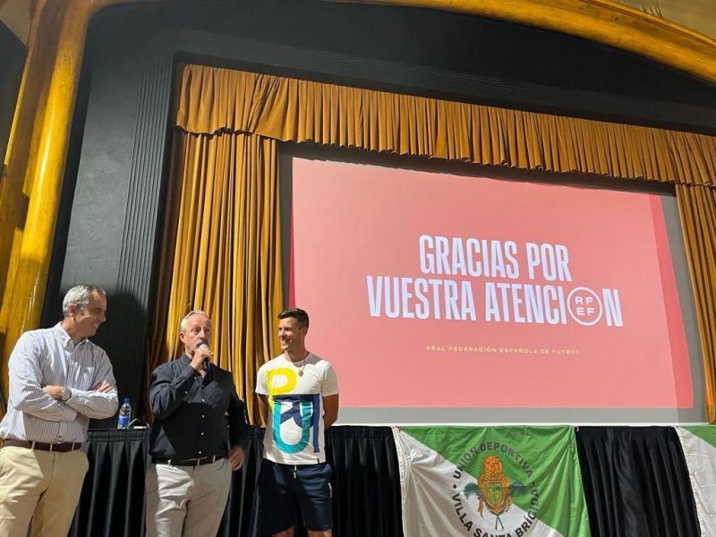 El Villa agradece la charla de Pulido Santana