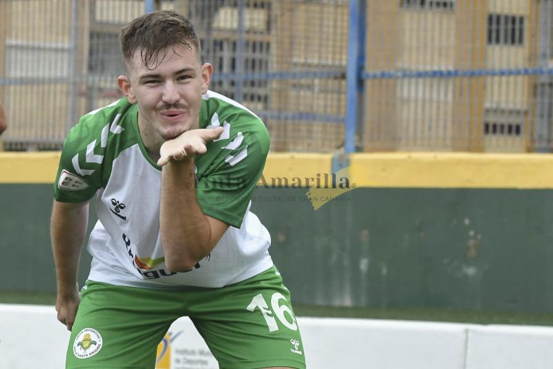 El beso 'volao', a lo Viera