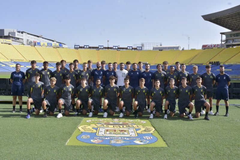 Álex Suárez, 'padrino' del nuevo juvenil B de la UD Las Palmas