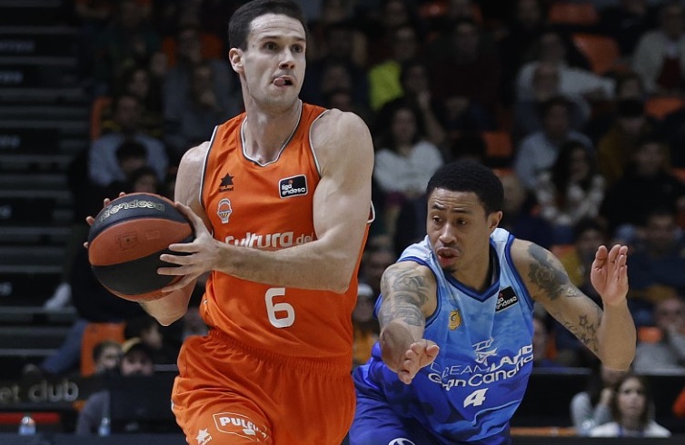 79-86:  El Gran Canaria seca la Fonteta