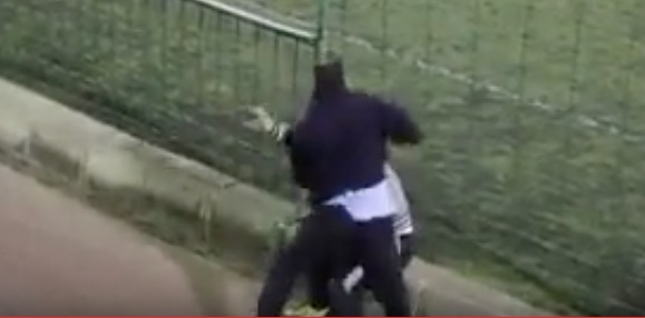 A golpes en el Pablo Hernández