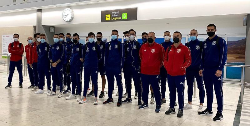 La plantilla del Sanfer, confinada por un positivo