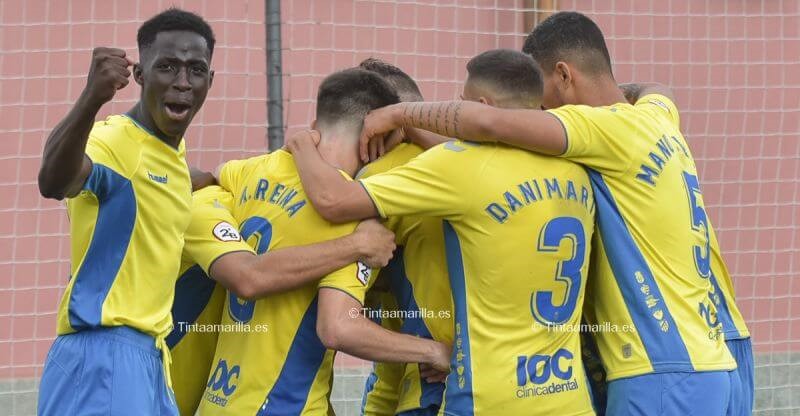 El fútbol no profesional pasea por el alambre