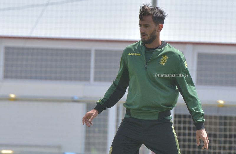Aquilani abre un hueco en la plantilla de Jiménez