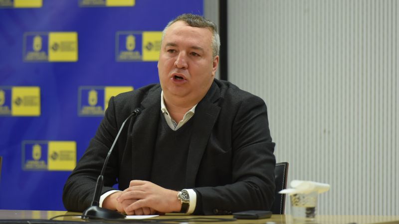 "Si Viera se queda será en el último minuto y en la última jugada"