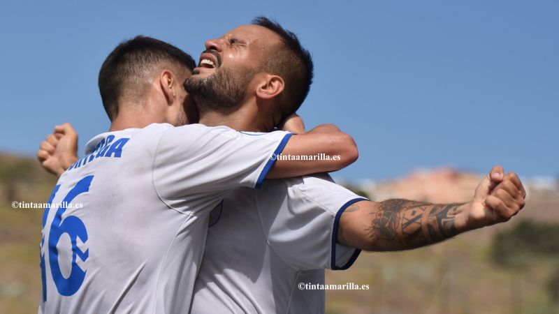 Romario comunica su salida del Tamaraceite