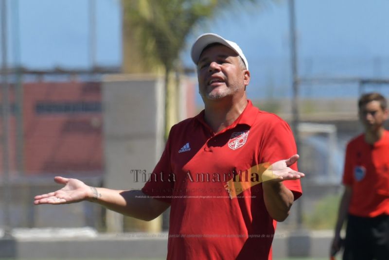 Socorro pide que designen "árbitros competentes" para el play off