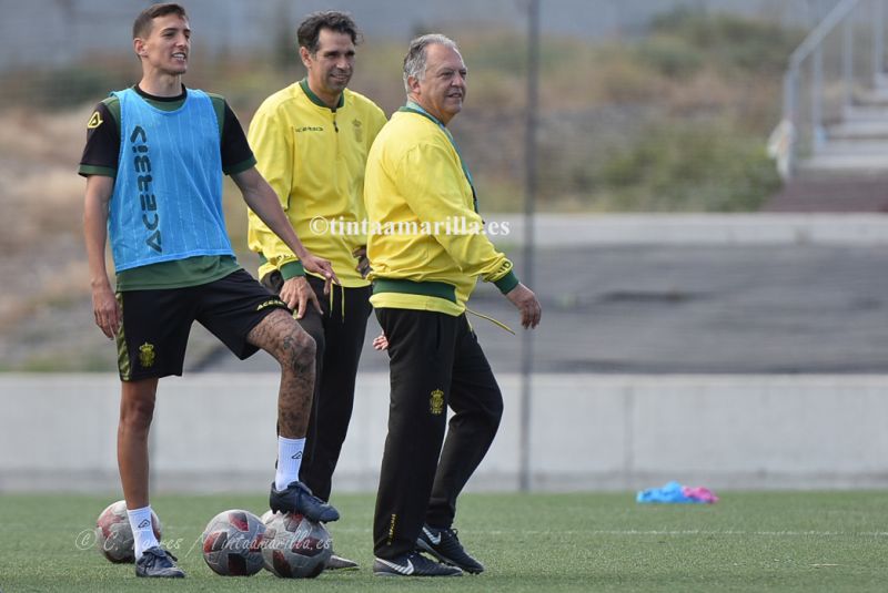 "Valerón está aprendiendo ahora a ser entrenador"