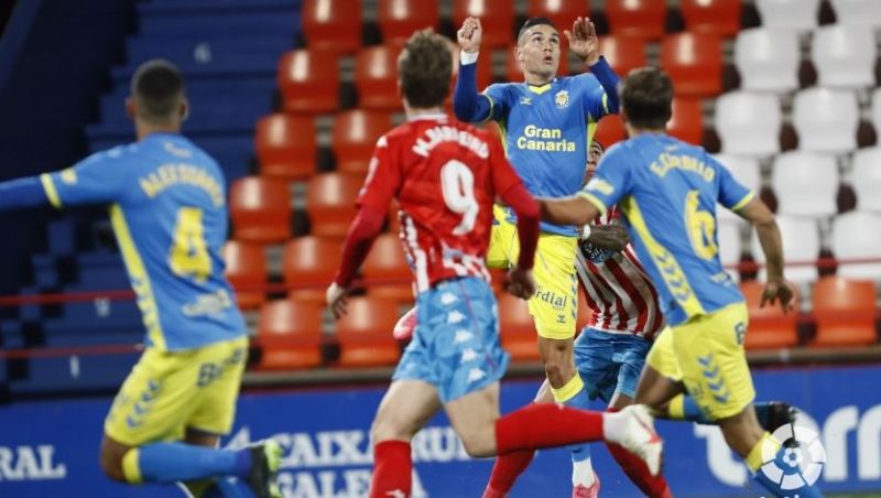 1-1: La UD se queda frente a la muralla