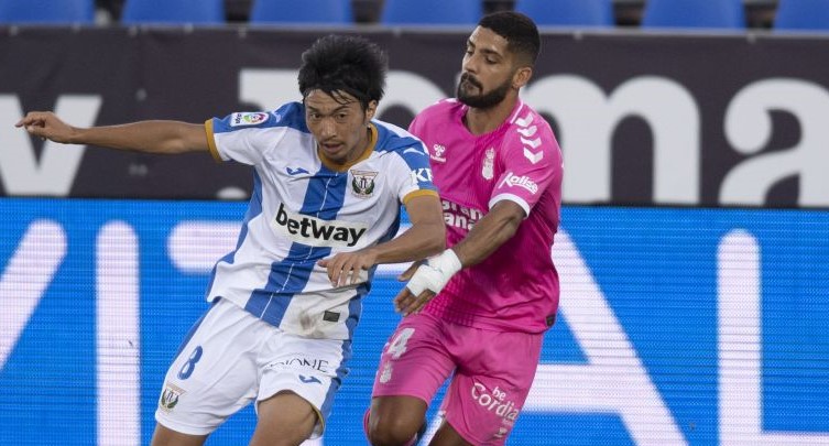 La UD rebajó 2 años la edad de su primer once