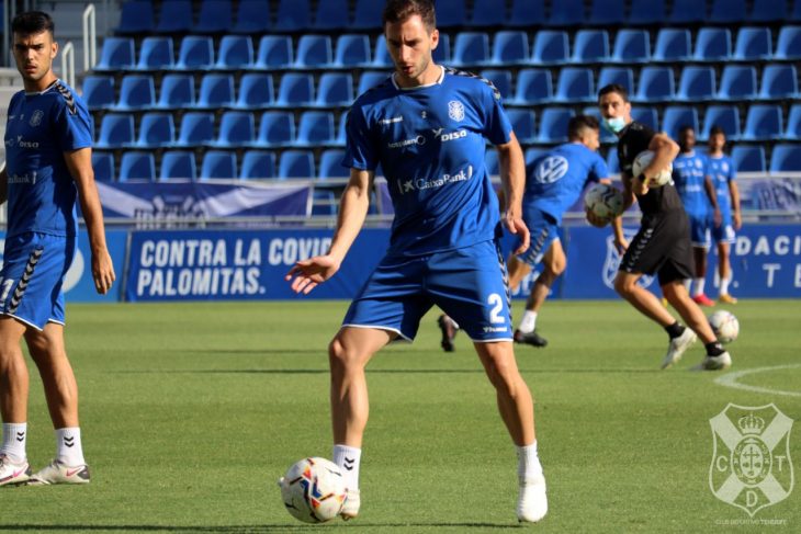 El Tenerife pierde un jugador para el derbi