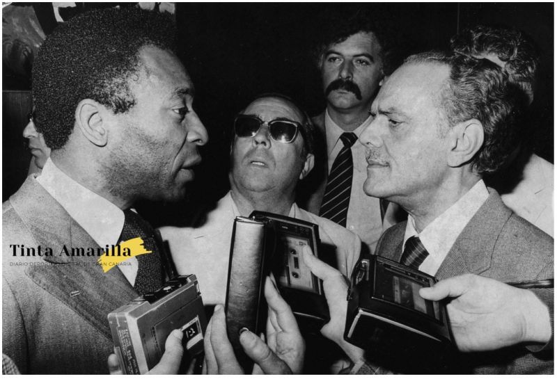 Pelé y los informadores canarios