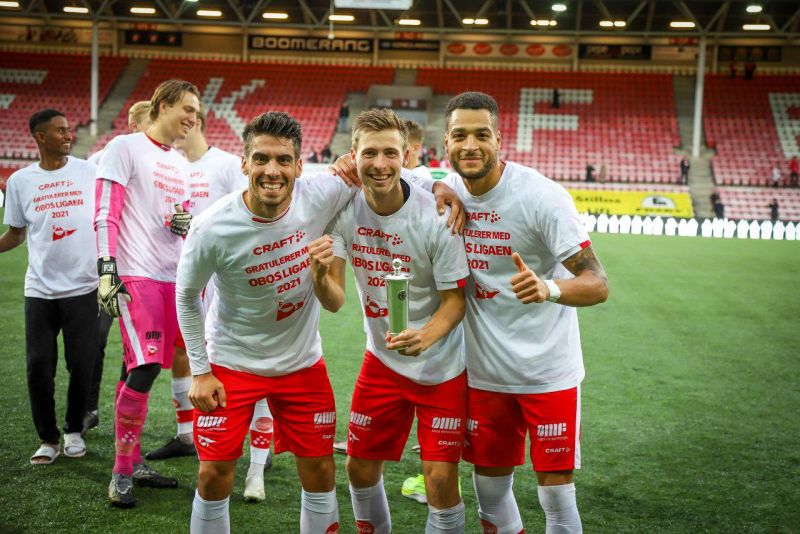 Maikel Nieves celebra su segundo ascenso en Noruega