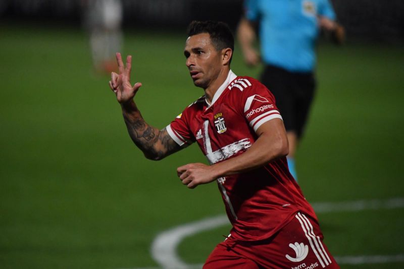 "Llevo 20 años marcando goles; si sigo así me queda algún año más"