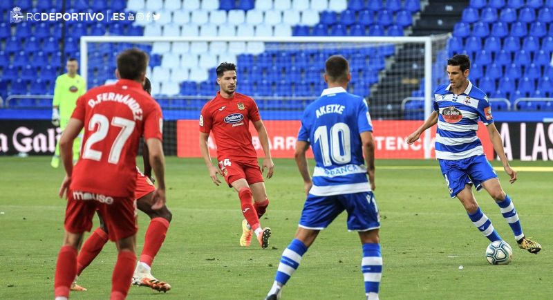 2-1: El Depor entrega al Elche el billete para la promoción